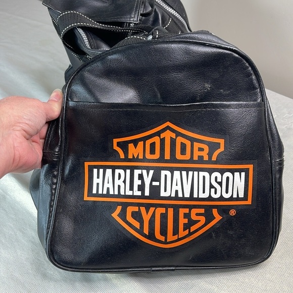 Harley-Davidson Black and Orange Duffel Bag with Iconic Logo Vegan Leather Zip - Picture 7 of 16